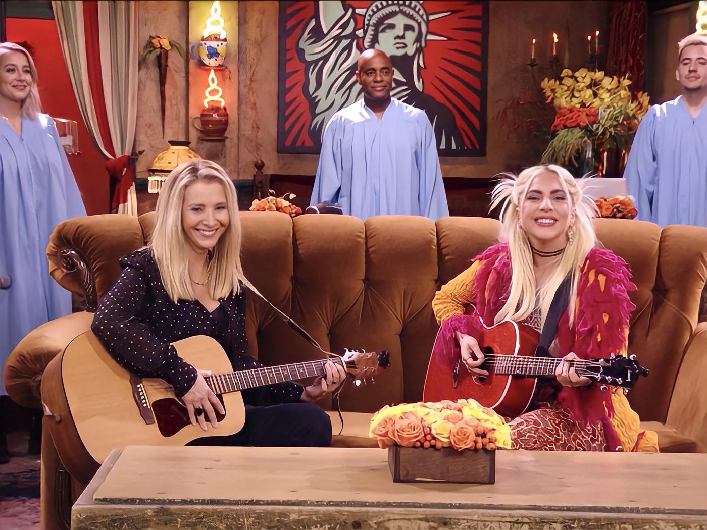 Lady Gaga performs ‘Smelly Cat’ with Lisa Kudrow