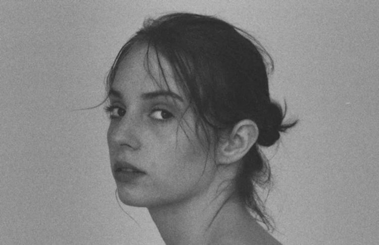Stranger Things star Maya Hawke offers up new music video with 'Sweet Tooth'