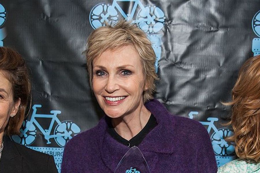 Jane Lynch leads new cast members for Netflix film series ‘Ivy & Bean’