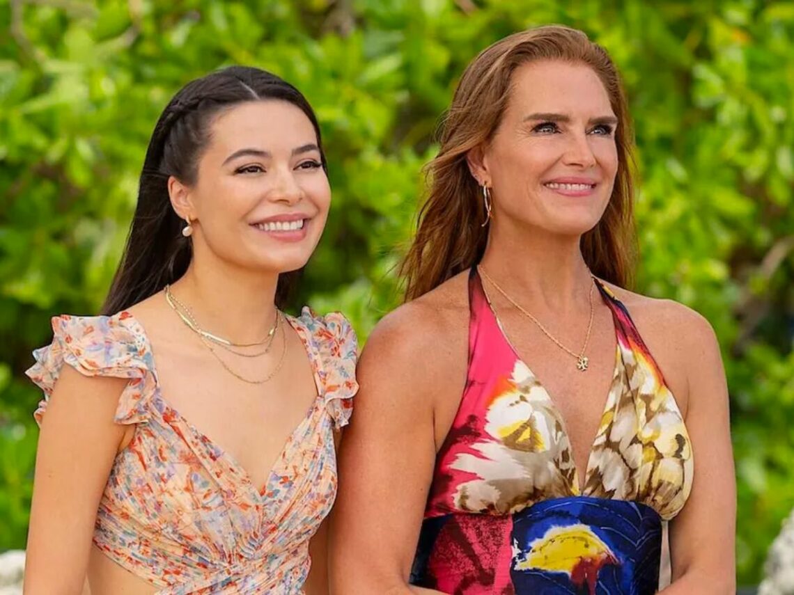 Netflix release first look of Brooke Shields rom-com ‘Mother of the Bride’