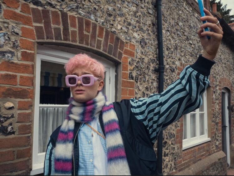 First look at Leo Reich in Lena Dunham’s new Netflix series 'Too Much' - 2025
