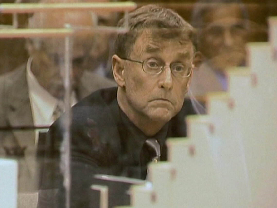 The Staircase - Jean-Xavier de Lestrade - 2004