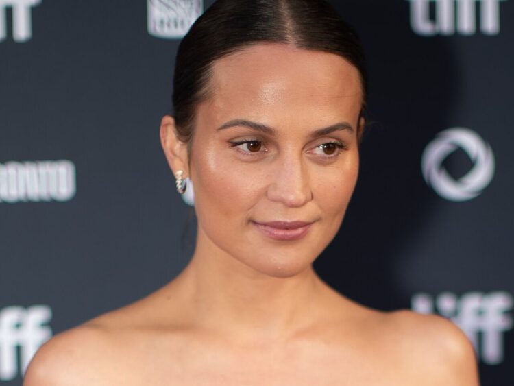 Alicia Vikanders - Best of Netflix
